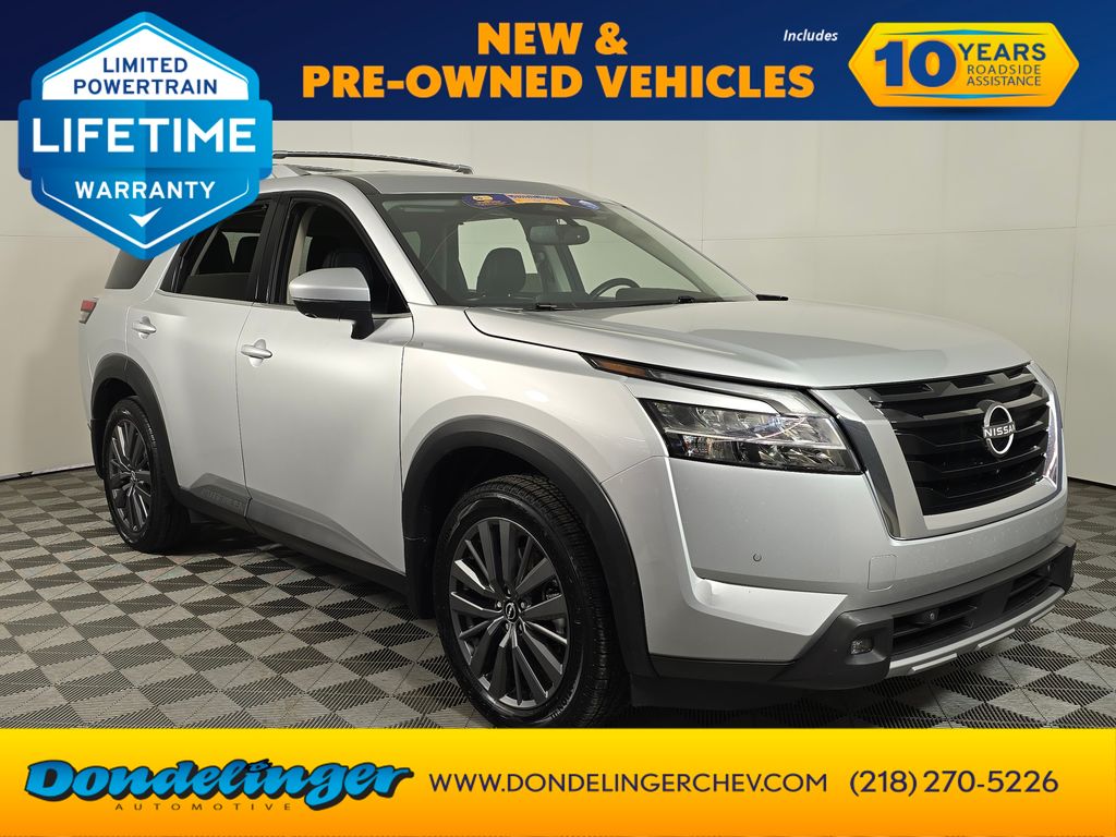 2022 Nissan Pathfinder SL's photo