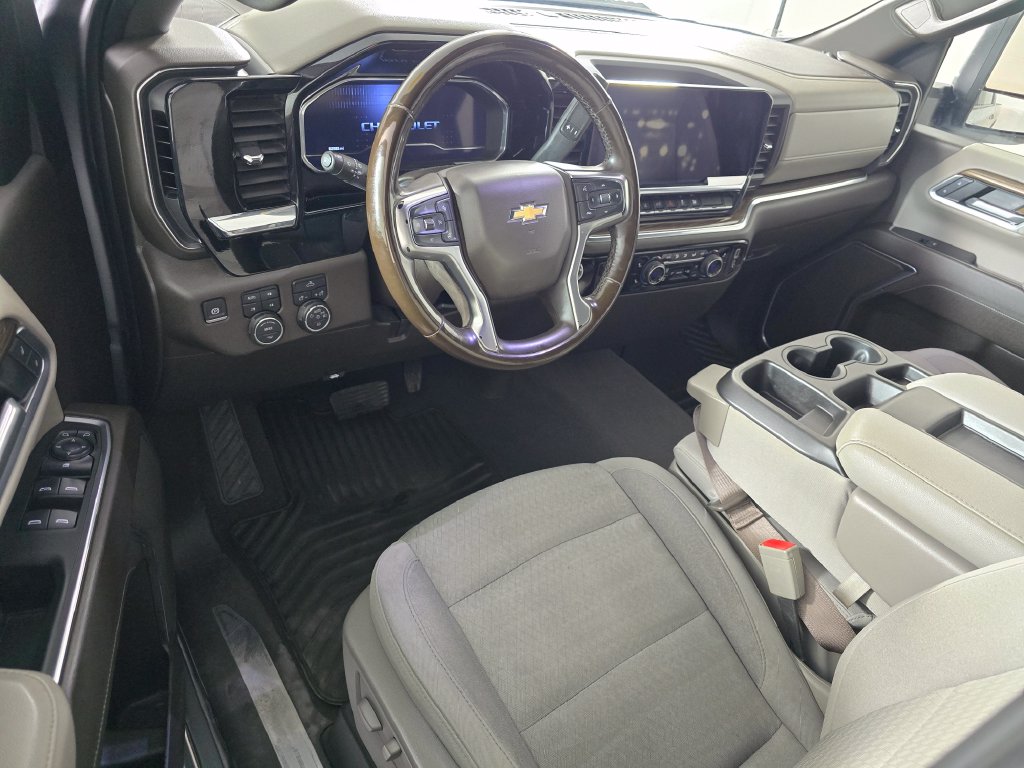 2025 Chevrolet Silverado 3500HD LT - Photo 11