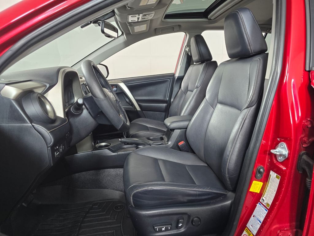 2015 Toyota RAV4 Limited - Photo 13