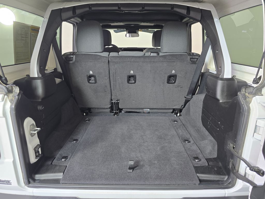 2025 Jeep Wrangler 4-Door Rubicon - Photo 16