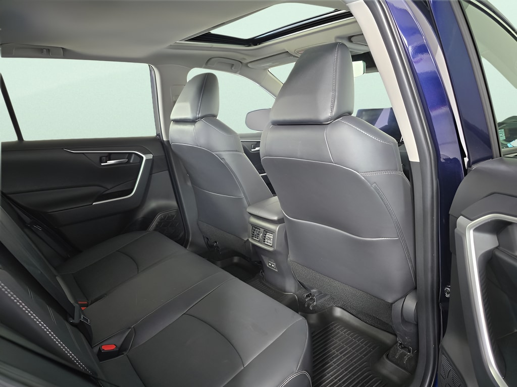 2024 Toyota RAV4 XLE Premium - Photo 17