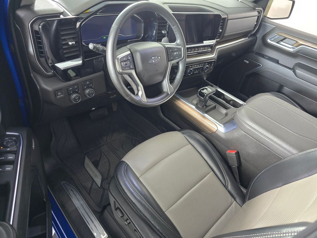 2023 Chevrolet Silverado 1500 RST - Photo 11