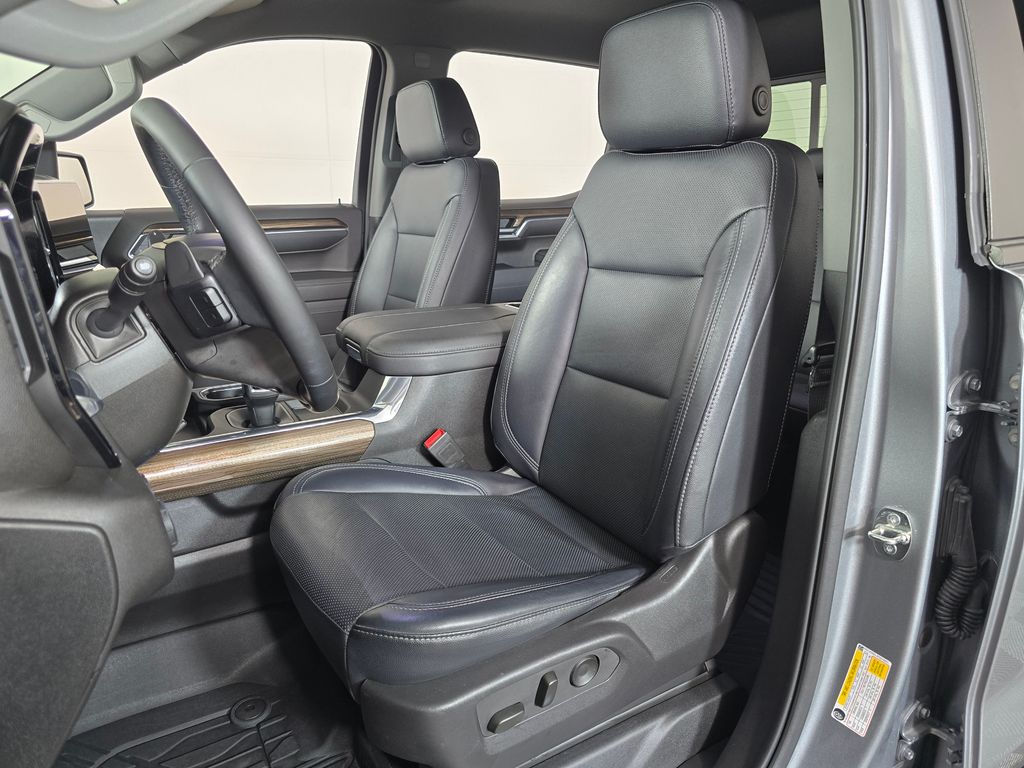 2023 Chevrolet Silverado 1500 RST - Photo 12