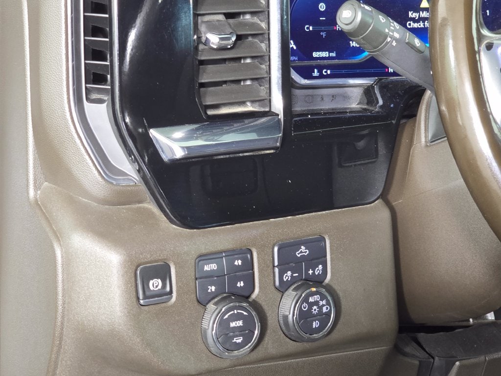 2025 Chevrolet Silverado 3500HD LT - Photo 22
