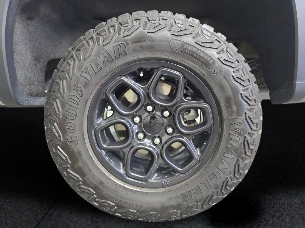 2024 Chevrolet Silverado 1500 ZR2 - Photo 36