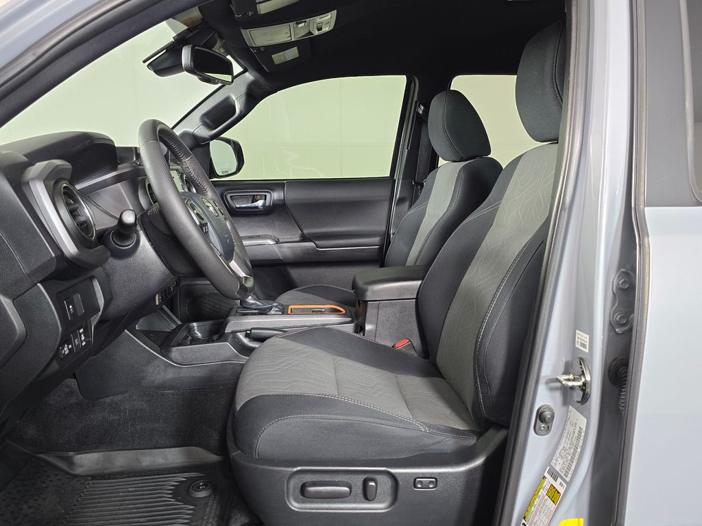 2020 Toyota Tacoma TRD Sport - Photo 10