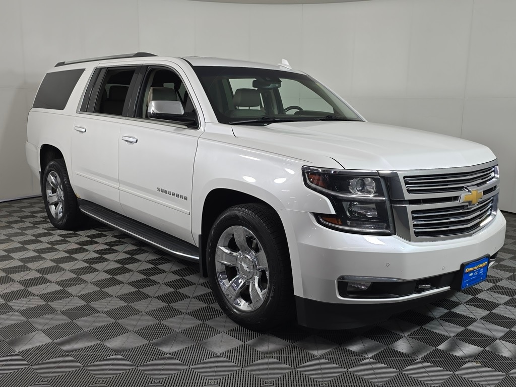 Used 2018 Chevrolet Suburban Premier with VIN 1GNSKJKC3JR188470 for sale in Baxter, Minnesota