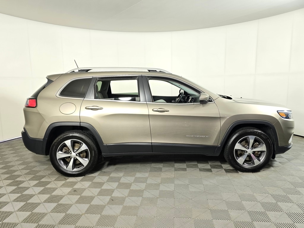 Used 2019 Jeep Cherokee Limited with VIN 1C4PJMDX9KD256904 for sale in Baxter, Minnesota