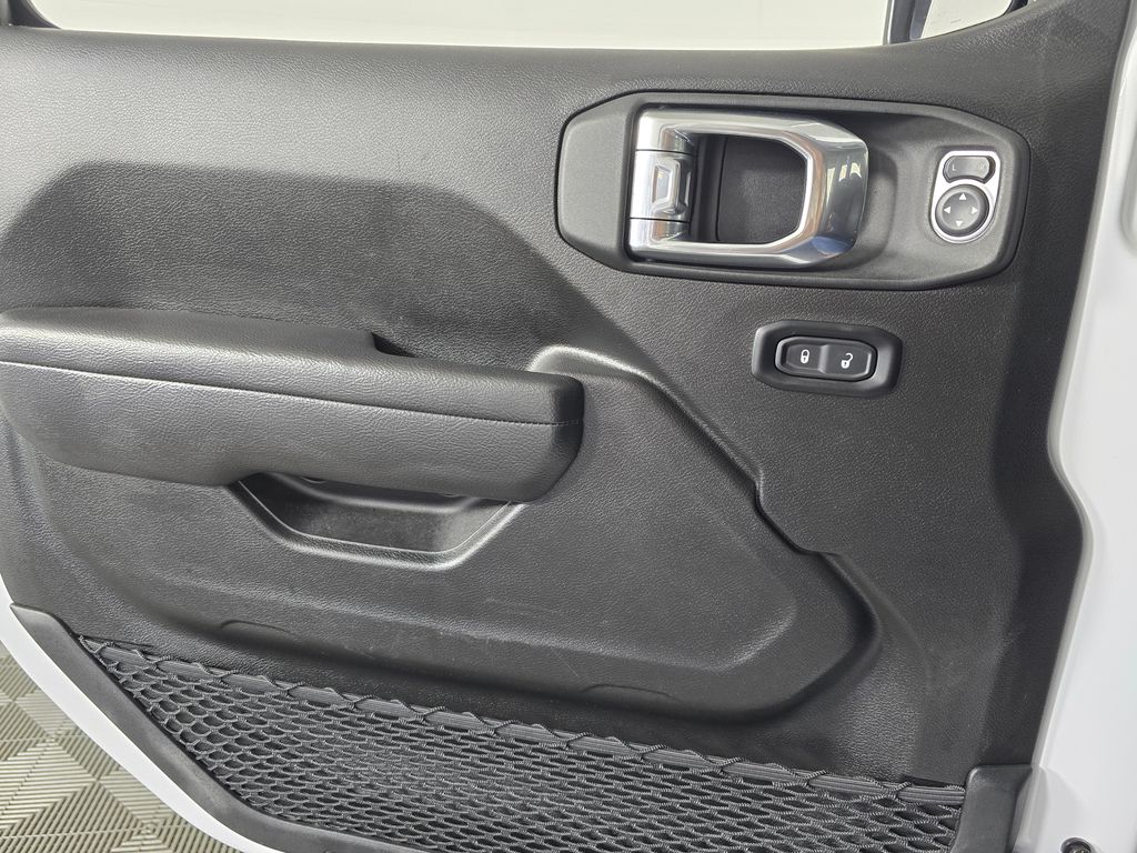 2025 Jeep Wrangler 4-Door Rubicon - Photo 30