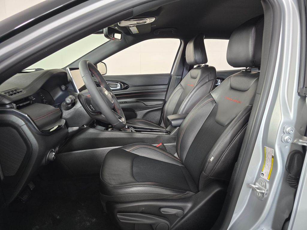 2025 Jeep Compass Trailhawk - Photo 11