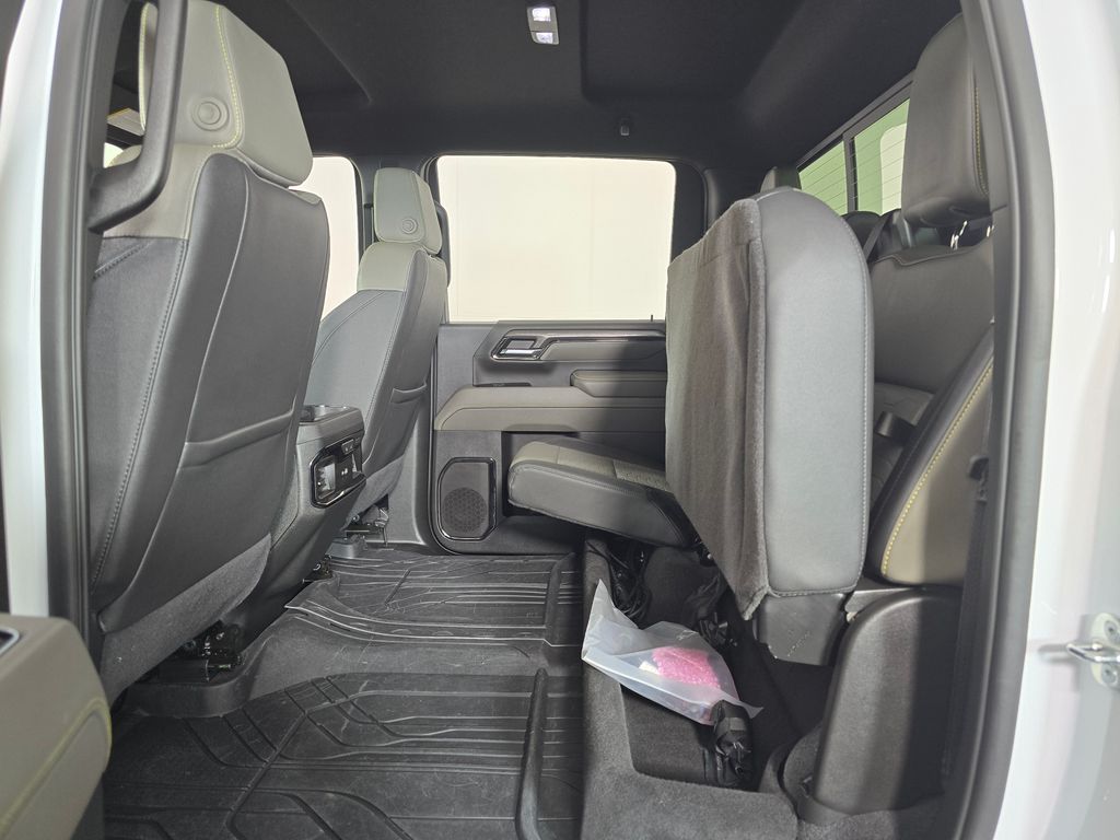 2024 Chevrolet Silverado 2500HD ZR2 - Photo 15