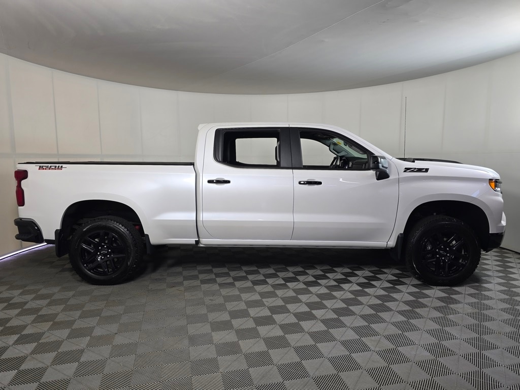 Used 2024 Chevrolet Silverado 1500 LT Trail Boss with VIN 3GCUDFELXRG118111 for sale in Baxter, Minnesota