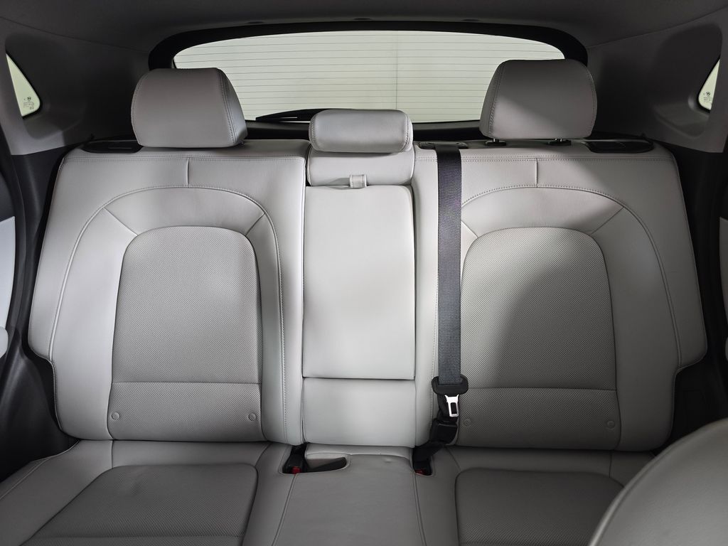 2022 Hyundai Kona Limited - Photo 13