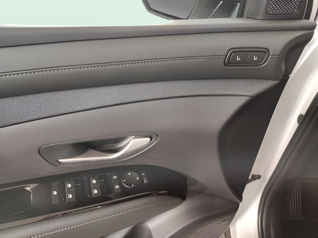 2026 Hyundai Santa Cruz Limited - Photo 14