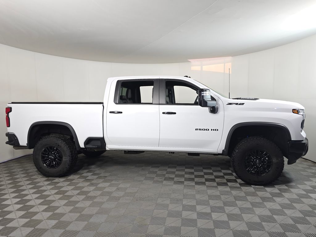 2024 Chevrolet Silverado 2500HD ZR2 - Photo 8