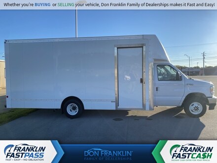 2022 Ford Econoline 450 Cutaway Base DRW Chassis Truck