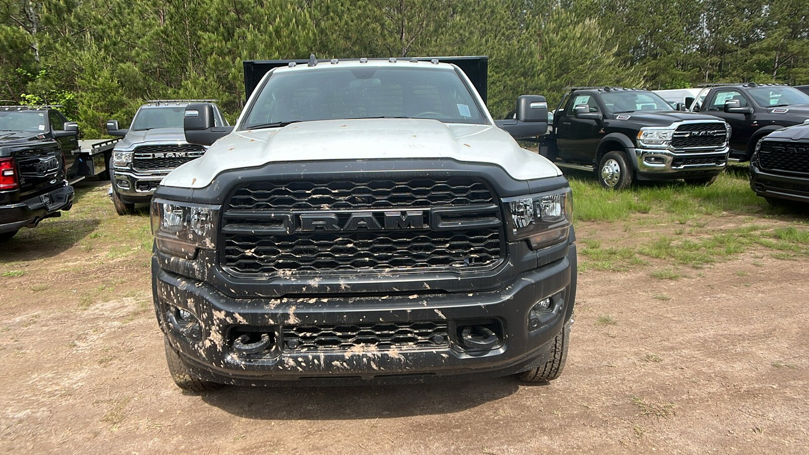 2024 Ram 5500 Tradesman photo 2