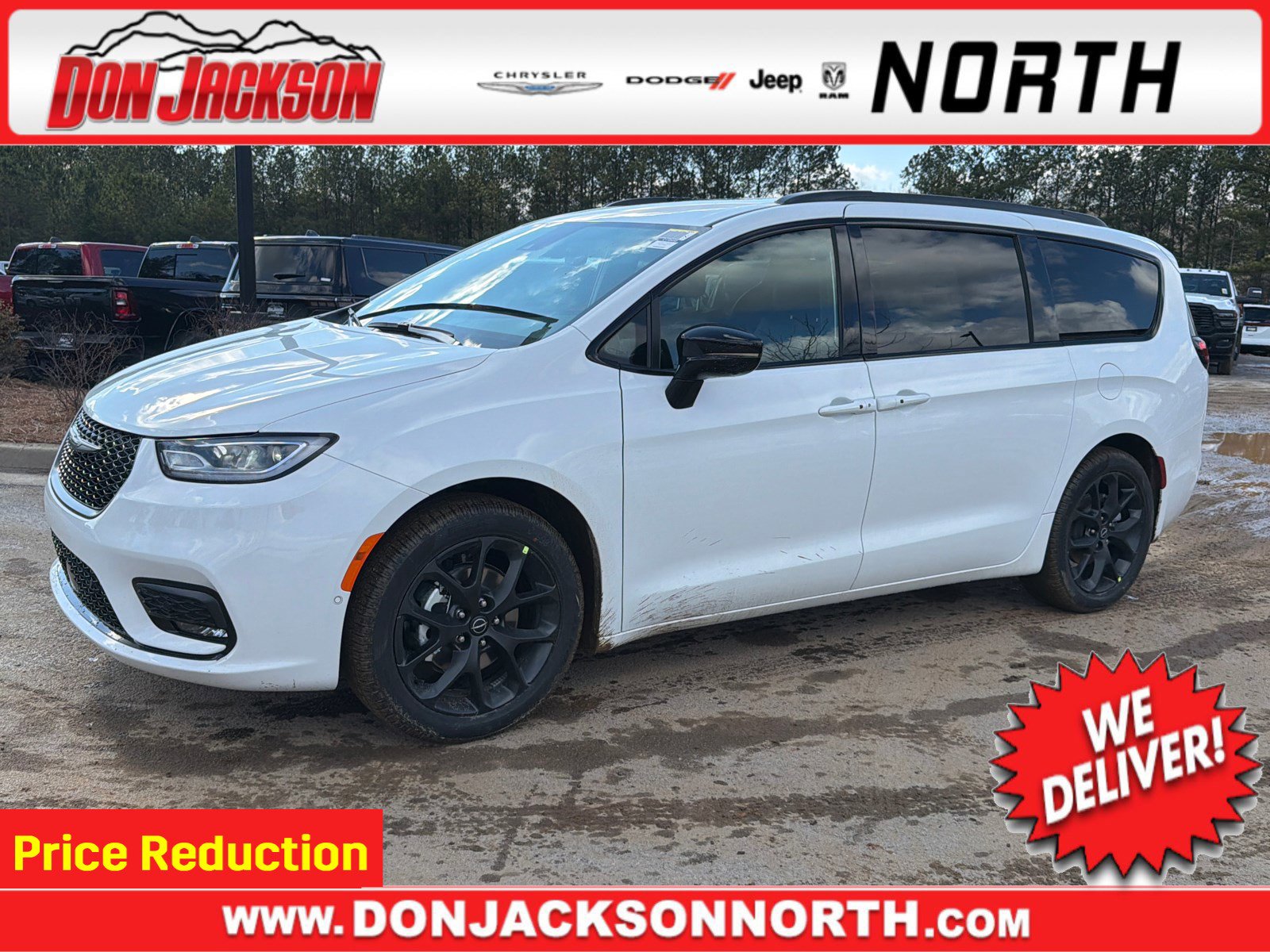 2026 Chrysler Pacifica Select's photo