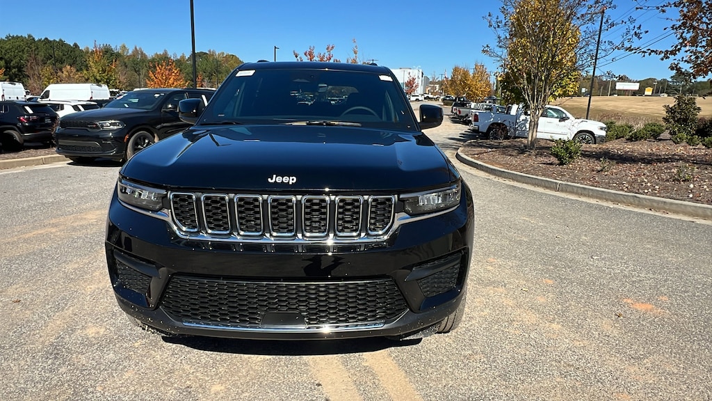 New 2025 Jeep Grand Cherokee LAREDO 4X2 Sport Utility