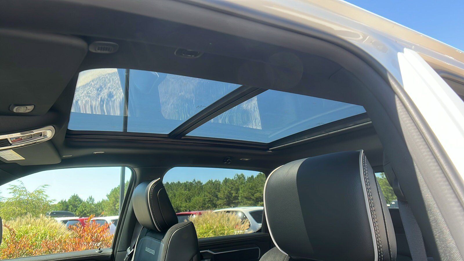 2026 RAM 1500 Laramie - Photo 19