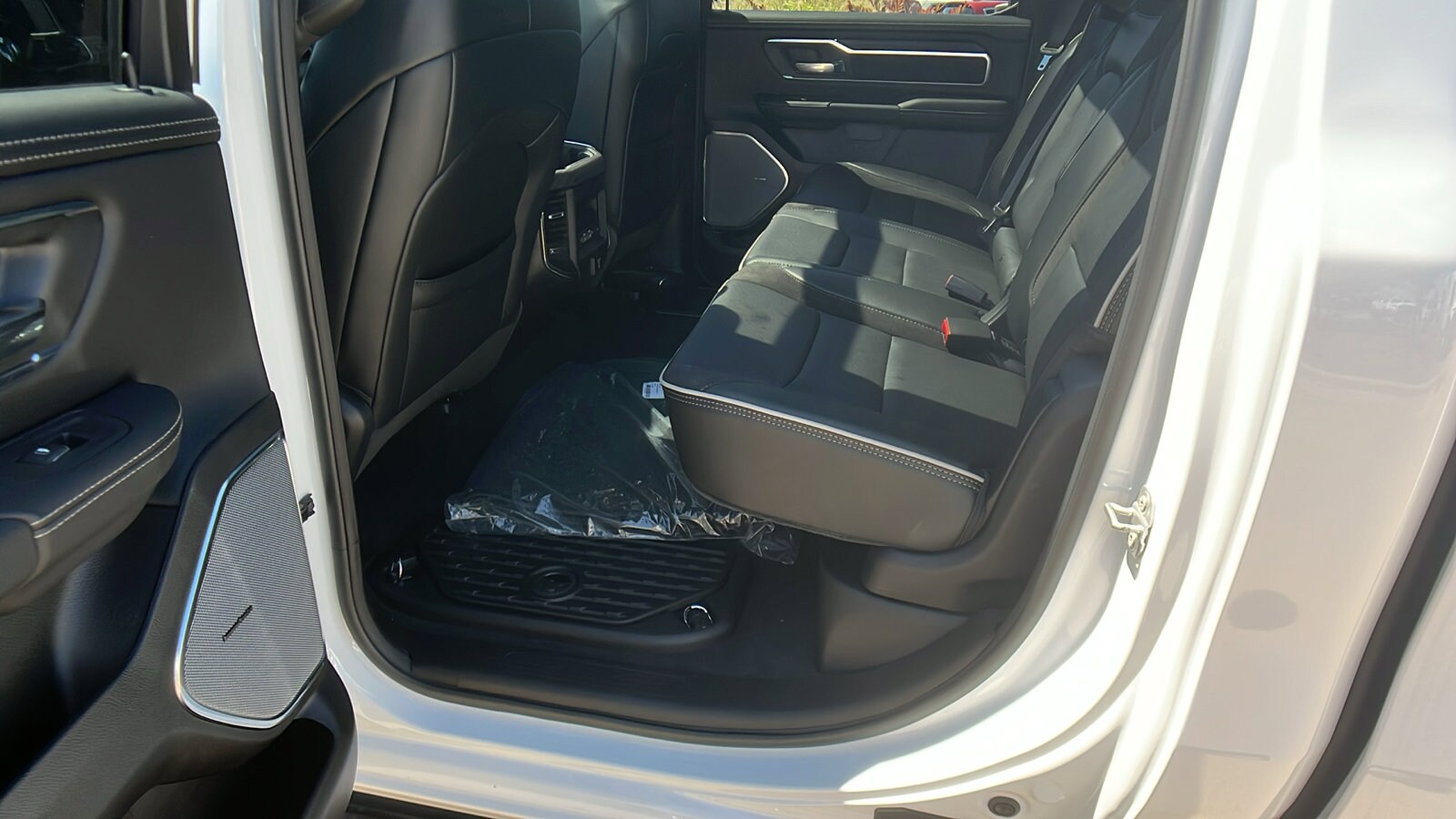 2026 RAM 1500 Laramie - Photo 21