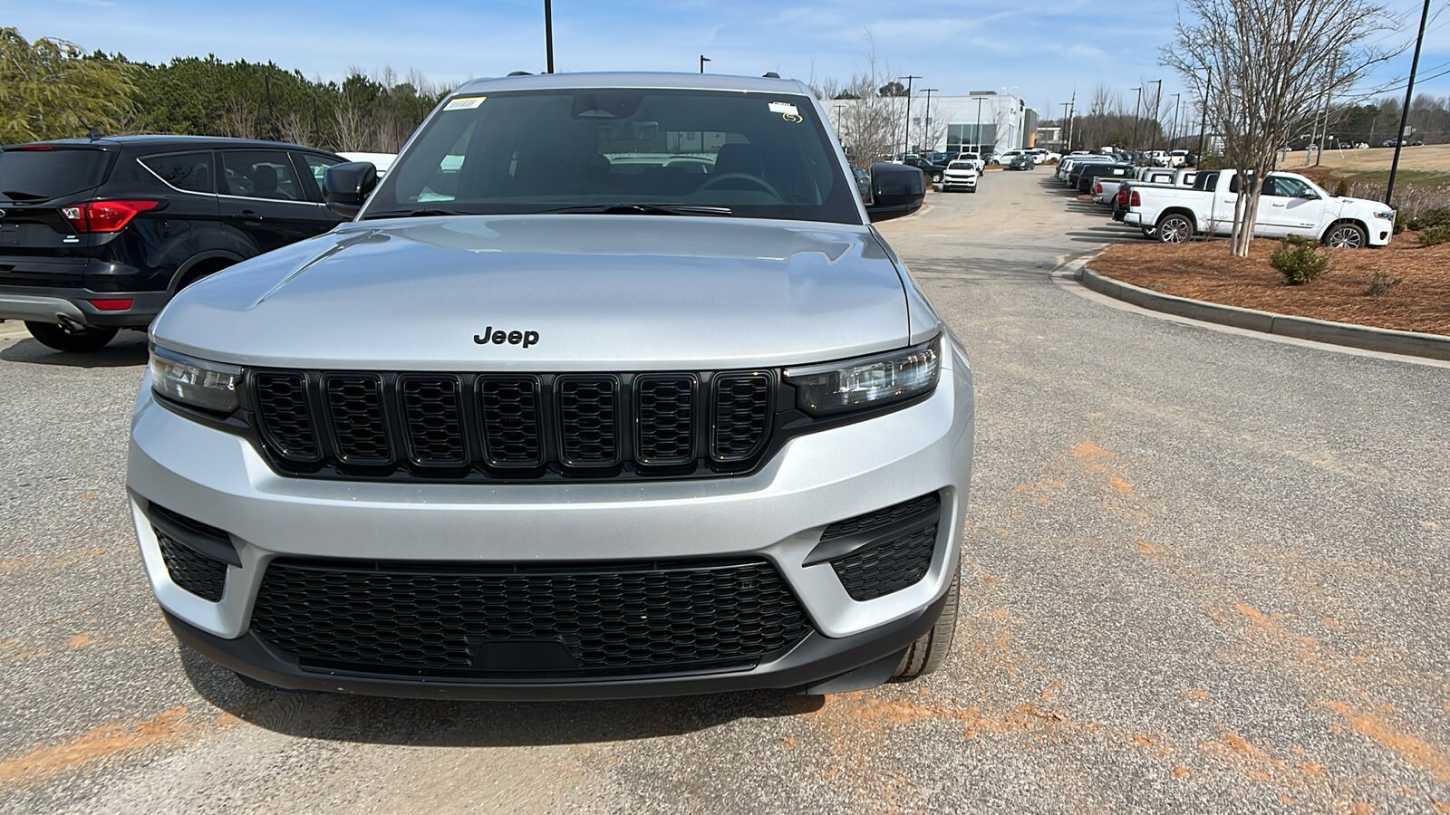 2025 Jeep Grand Cherokee Altitude X photo 2