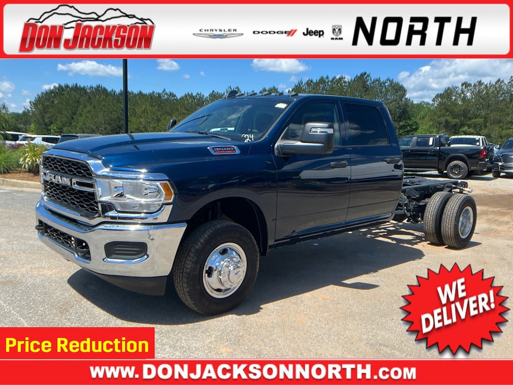 New 2024 Ram 3500 Chassis Cab 3500 TRADESMAN CREW CAB CHASSIS 4X4 60' CA Pickup
