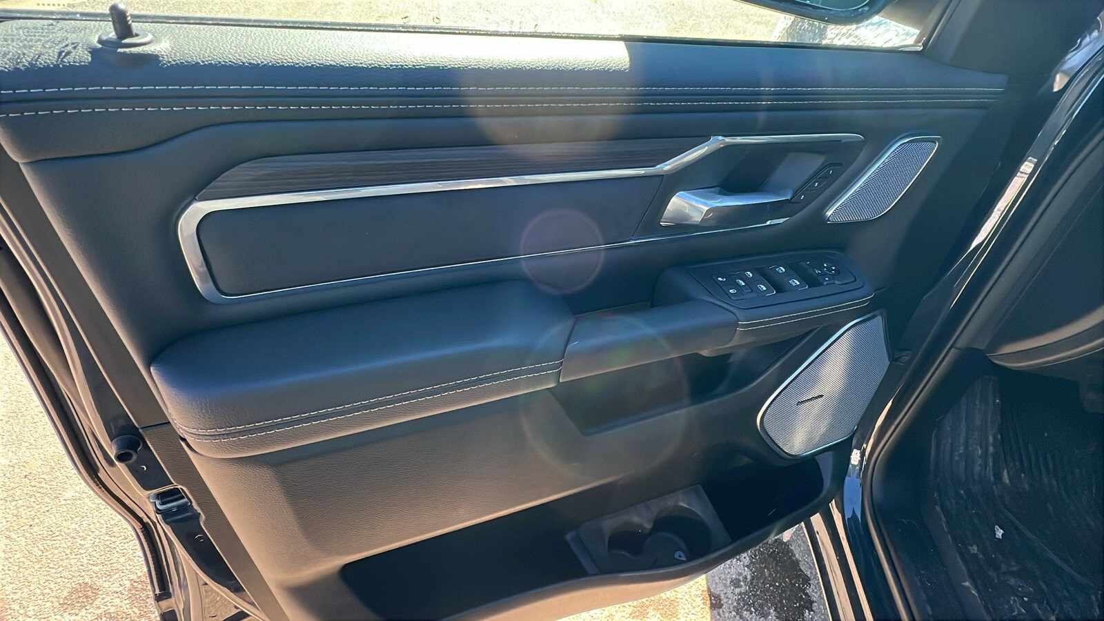 2026 RAM 1500 Laramie - Photo 14