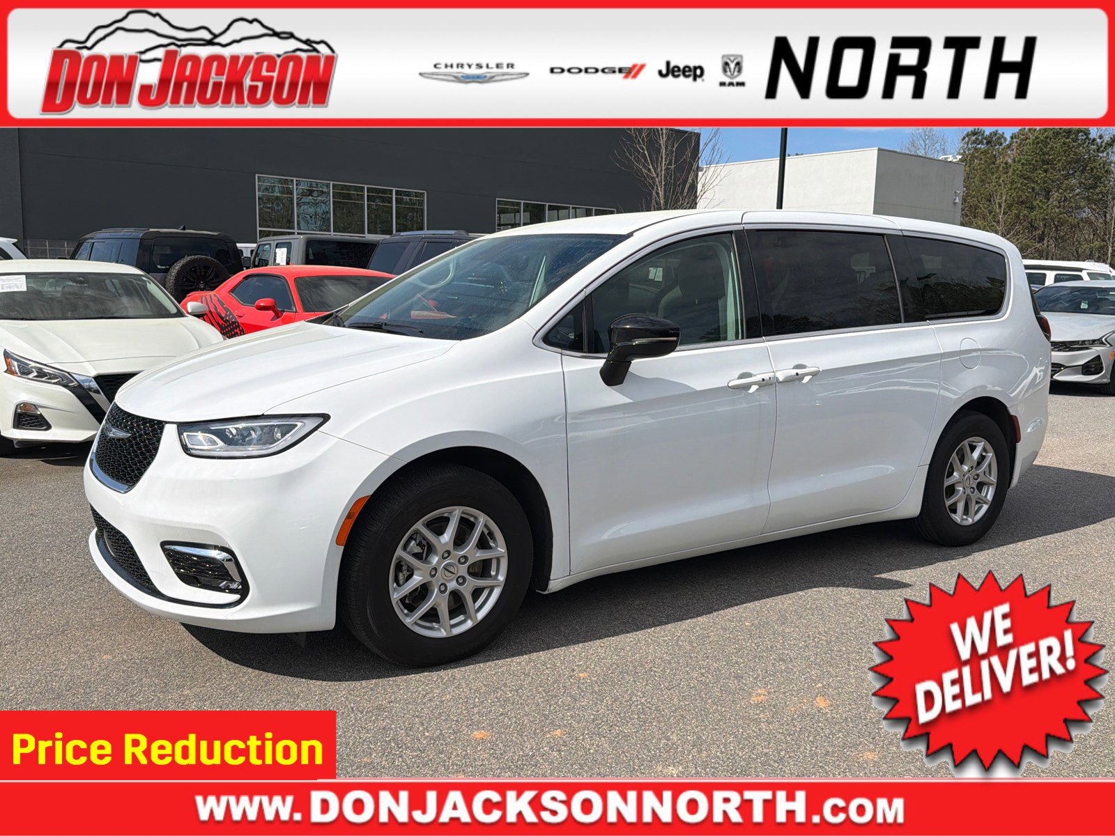 2024 Chrysler Pacifica Touring L's photo