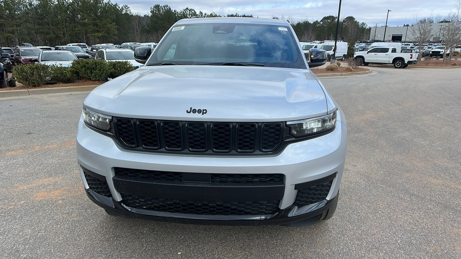 2025 Jeep Grand Cherokee Altitude X photo 2