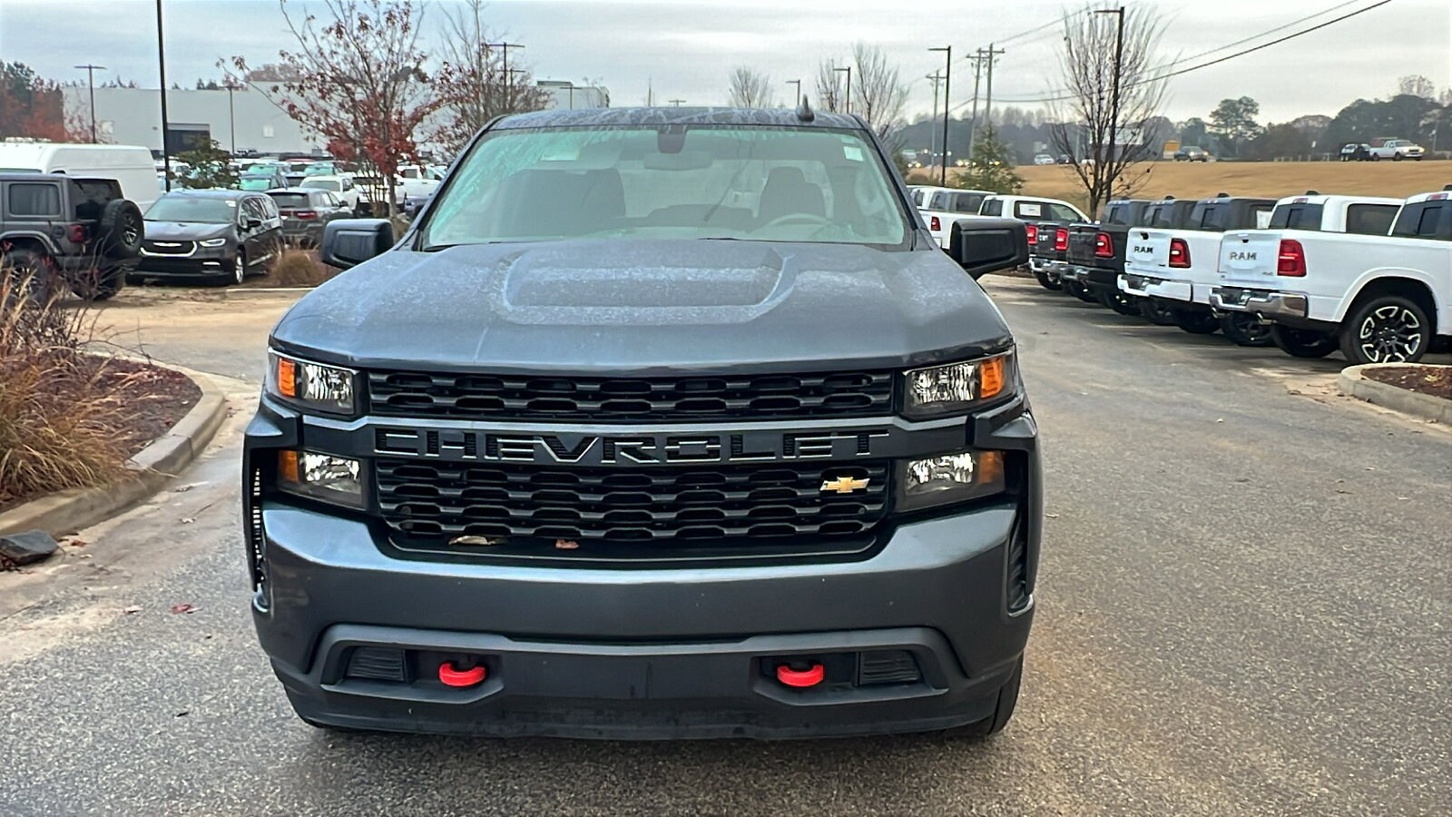 2020 Chevrolet Silverado 1500 Custom photo 2