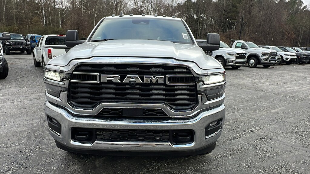 New 2026 Ram 2500 TRADESMAN CREW CAB 4X4 8' BOX Pickup