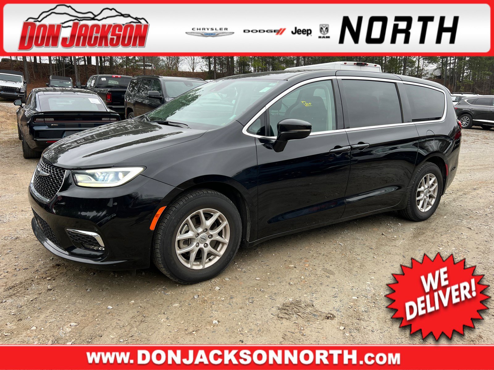 2024 Chrysler Pacifica Touring L's photo