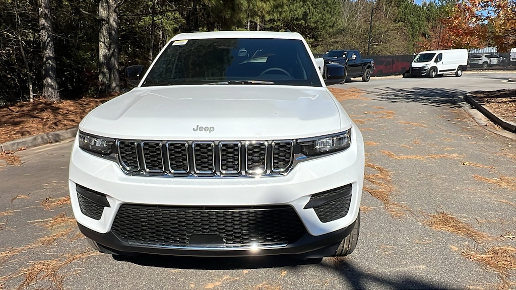 New 2025 Jeep Grand Cherokee LAREDO X 4X4 Sport Utility
