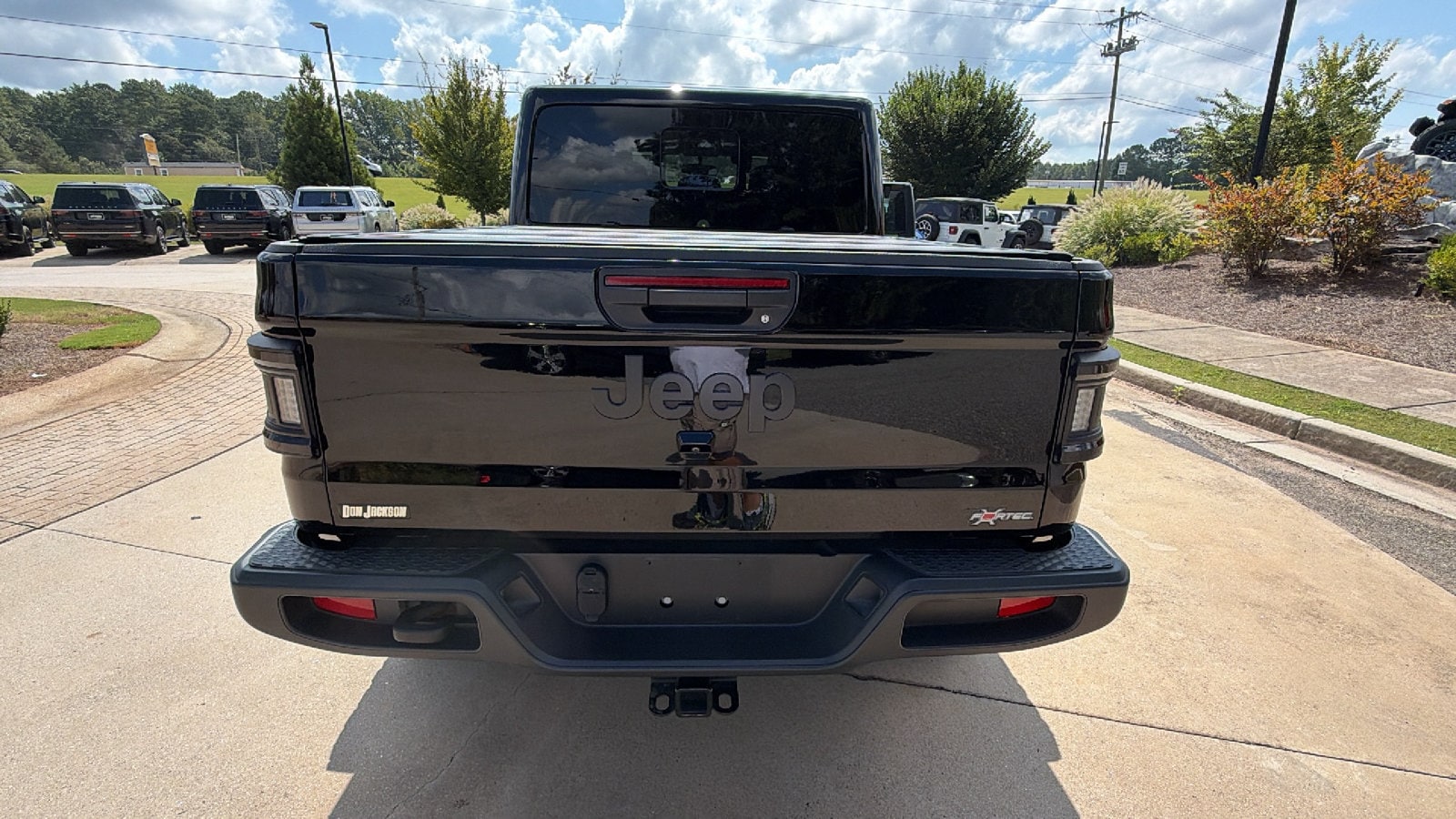 2025 Jeep Gladiator Nighthawk - Photo 9