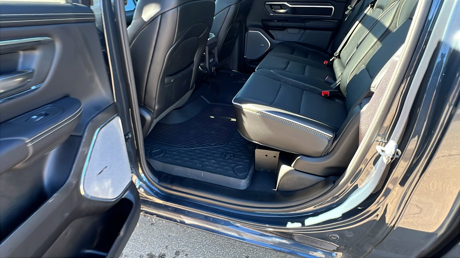 2026 RAM 1500 Laramie - Photo 20