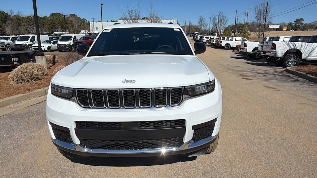 New 2026 Jeep Grand Cherokee L L LAREDO 4X2 Sport Utility