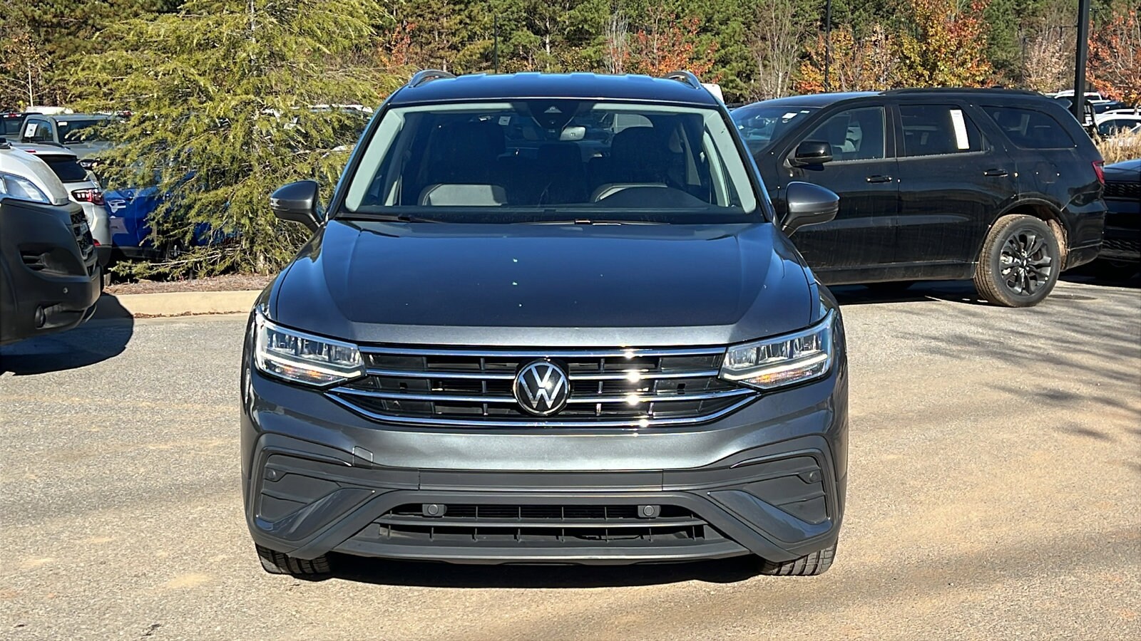 2024 Volkswagen Tiguan SE Wolfsburg Edition photo 2