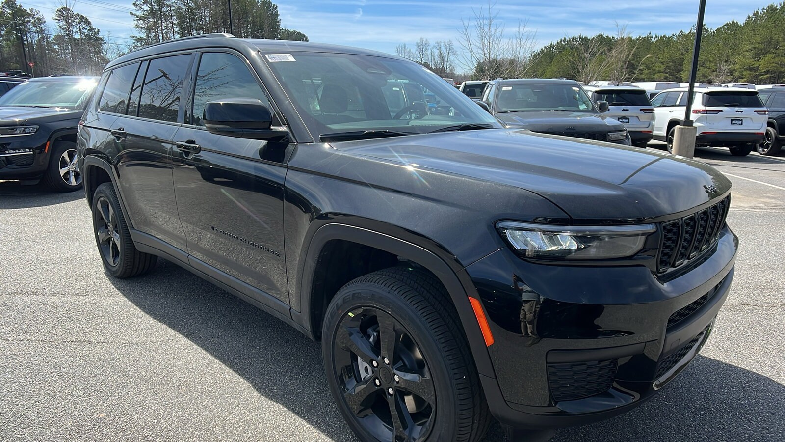 2025 Jeep Grand Cherokee Altitude X photo 2