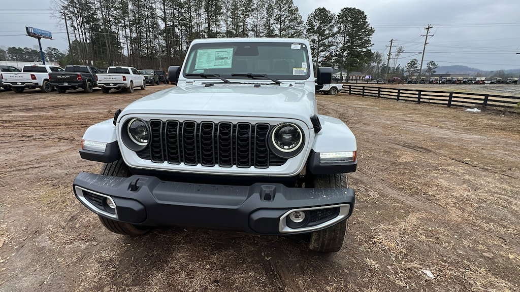New 2026 Jeep Gladiator SAHARA 4X4 Pickup