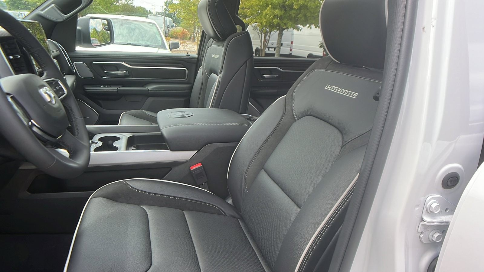 2026 RAM 1500 Laramie - Photo 18