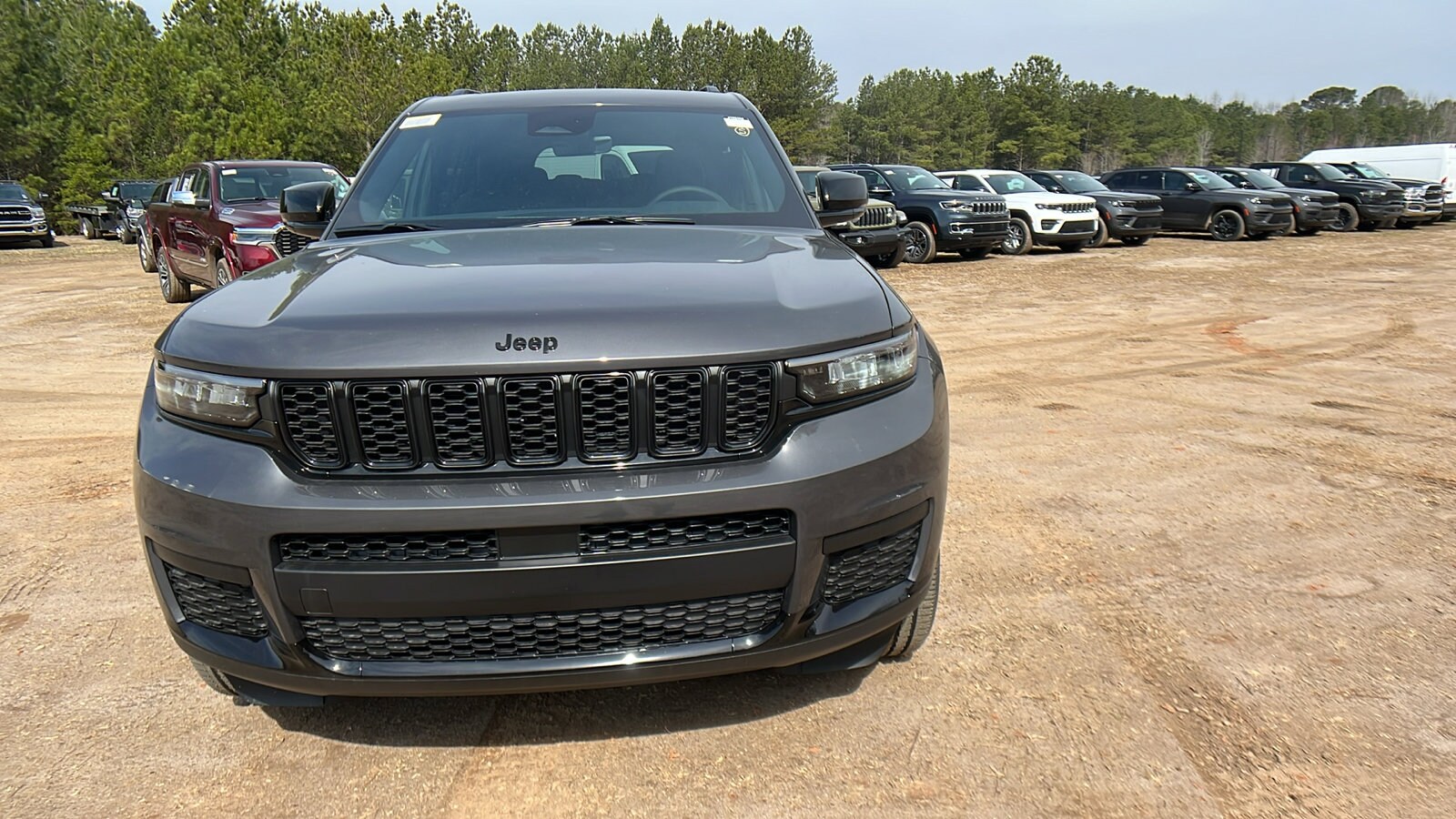 2025 Jeep Grand Cherokee Altitude X photo 2