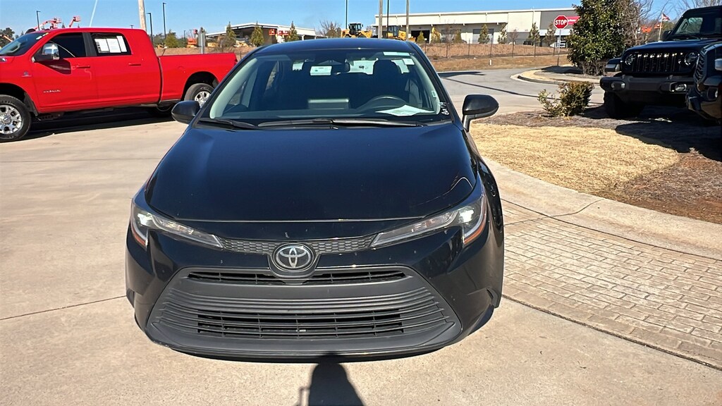 Used 2025 Toyota Corolla LE Sedan