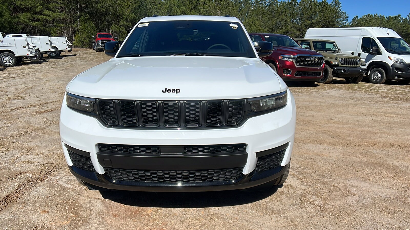2025 Jeep Grand Cherokee Altitude X photo 2