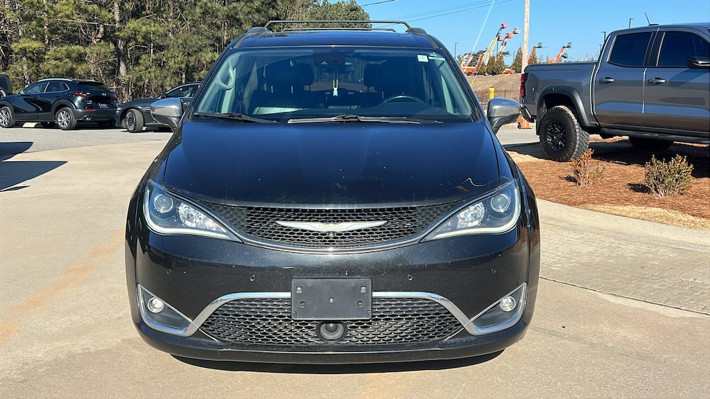 Used 2017 Chrysler Pacifica Limited Van