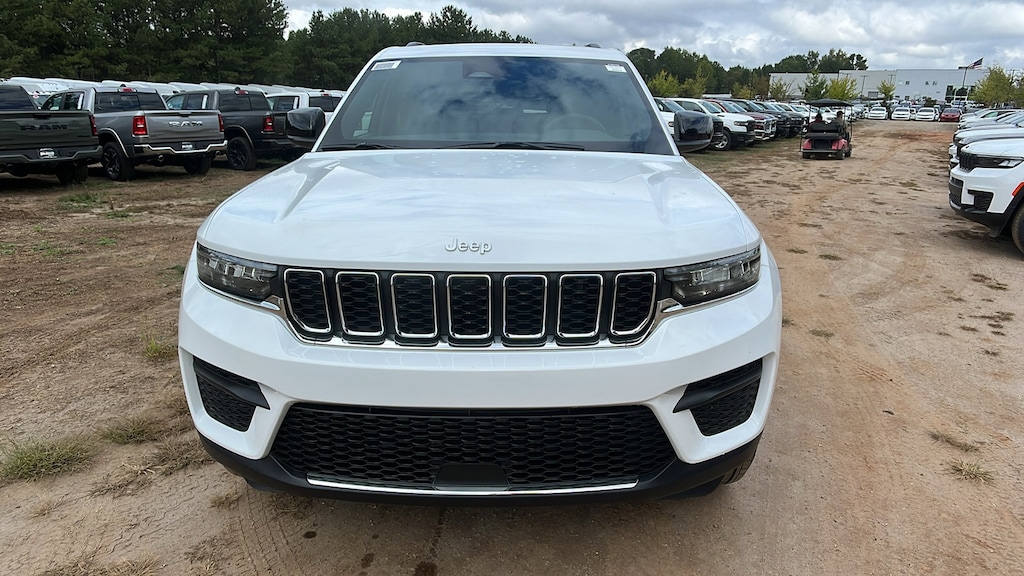 New 2025 Jeep Grand Cherokee LAREDO X 4X2 Sport Utility