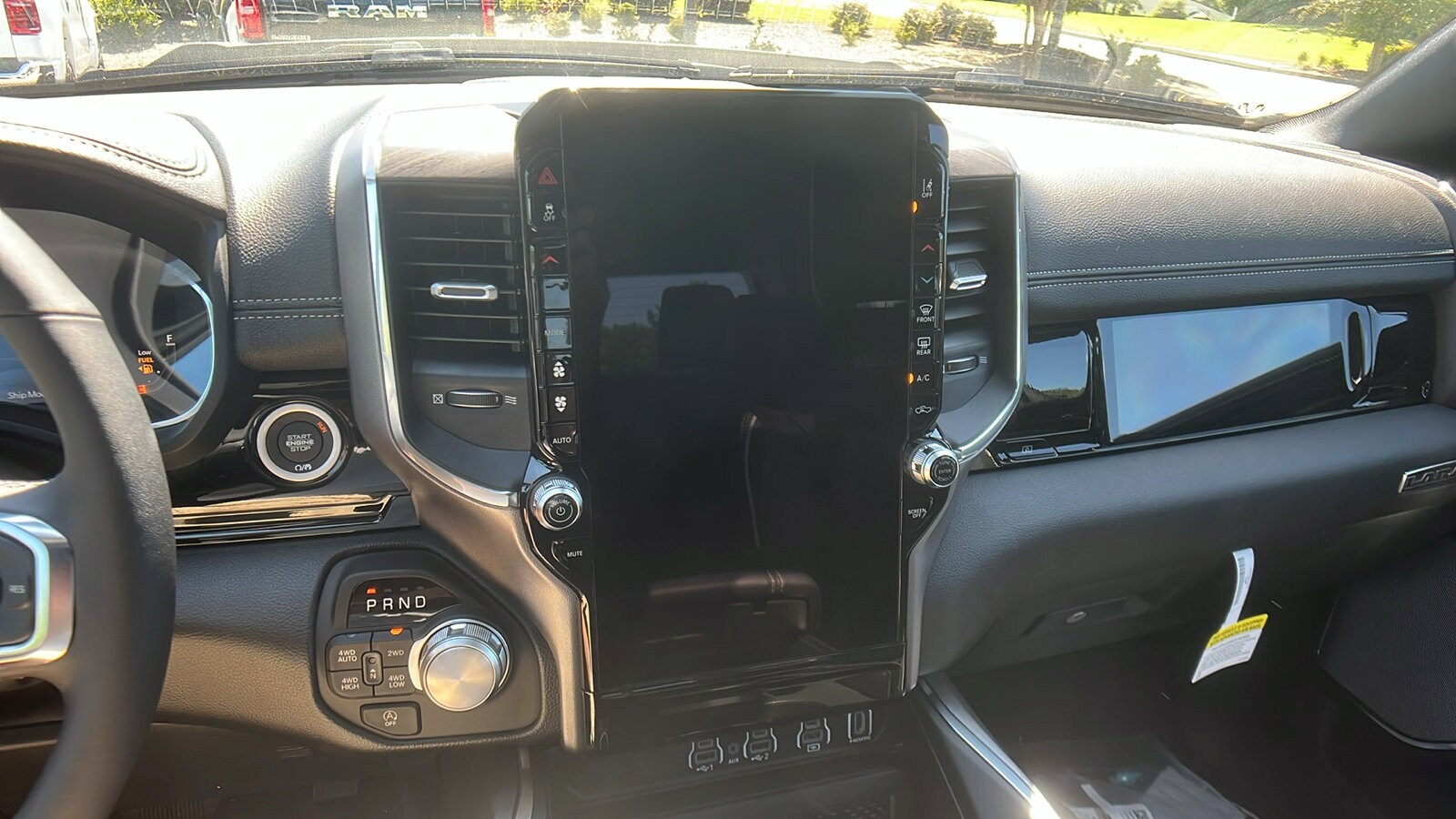 2026 RAM 1500 Laramie - Photo 29