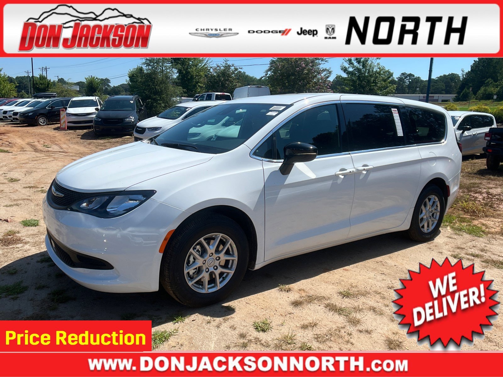 2026 Chrysler Voyager LX's photo