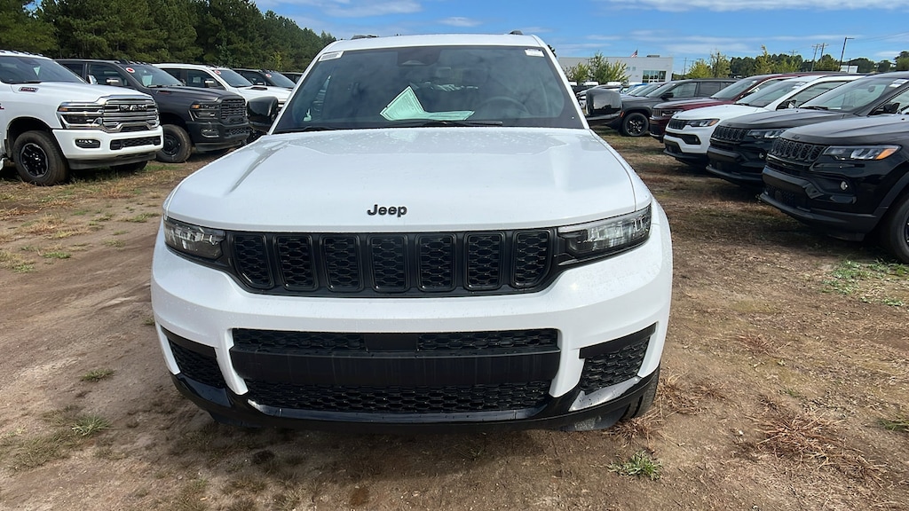 New 2025 Jeep Grand Cherokee L L ALTITUDE X 4X2 Sport Utility