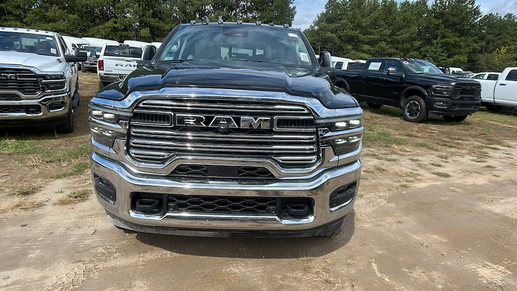 New 2026 Ram 2500 LARAMIE CREW CAB 4X4 6'4 BOX Pickup
